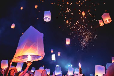 Fenerler festivali, Tayland Chiang Mai Yee Peng ve Loy Khratong