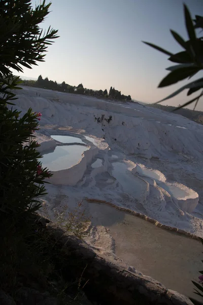 Terraços de piscina Pamukkale em Hierápolis, na Turquia — Fotografia de Stock