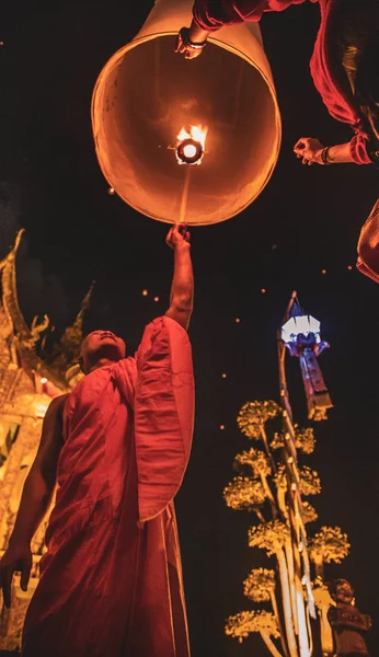 Lanterns Festival, Yee Peng en Loy Khratong in Chiang Mai in Thailand — Stockfoto