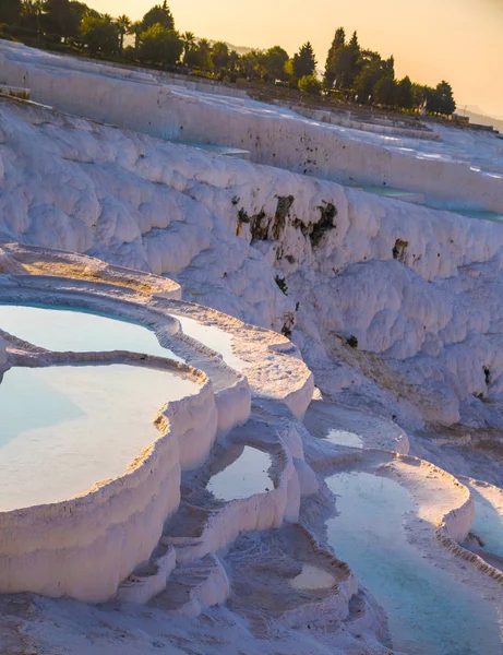 Terraços de piscina Pamukkale em Hierápolis, na Turquia — Fotografia de Stock