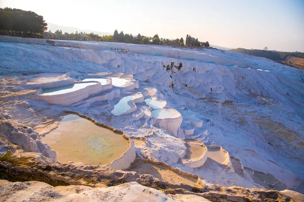 Terraços de piscina Pamukkale em Hierápolis, na Turquia — Fotografia de Stock