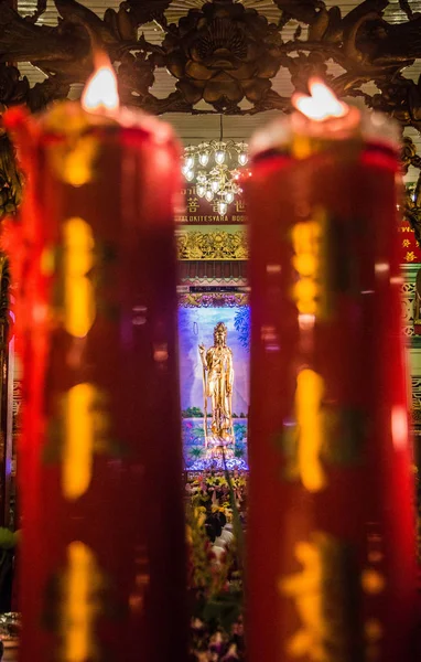 中国寺庙夜景在唐人街，曼谷，泰国 — 图库照片