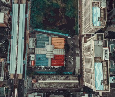 Siam ve Rachathewi geceleri Bangkok Tayland 'da görülür.