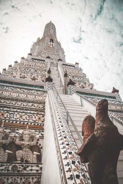 Pohled na chrám Wat Arun v Bangkoku Thajsko — Stock fotografie