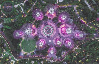 Marina Bay ve merkez Singapur'un yukarıdan manzarası