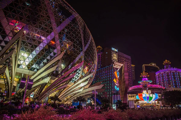 Вид на вулицю і казино Макао вночі — стокове фото