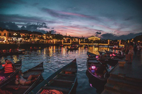 Hoi An calles y canales en el centro de Vietnam —  Fotos de Stock