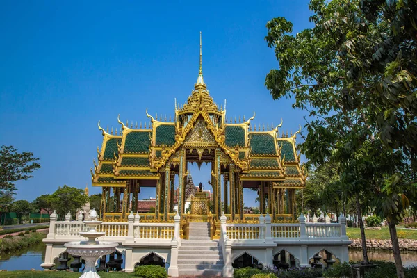 Temples dans la ville antique Muang Boran à Bangkok Thaïlande — Photo