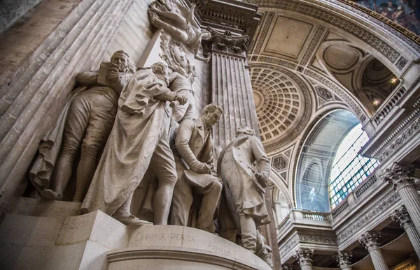 Het pantheon in het Latijnse kwartier in Parijs, Frankrijk — Stockfoto
