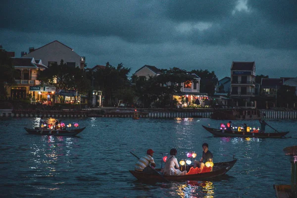 Hoi An rues et canaux dans le centre du Vietnam — Photo