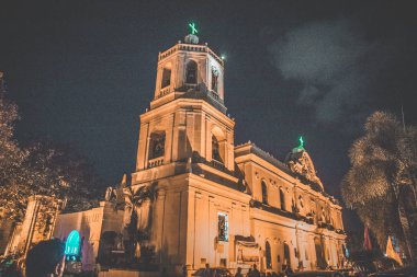 Filipinler'in orta kesimindeki Cebu kilisesinin manzarası