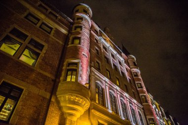 Kanada'da Quebec City sokaklarında Chateau Frontenac otel