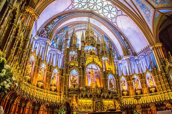 Kanada'da Montreal'deki Notre Dame Katedrali — Stok fotoğraf