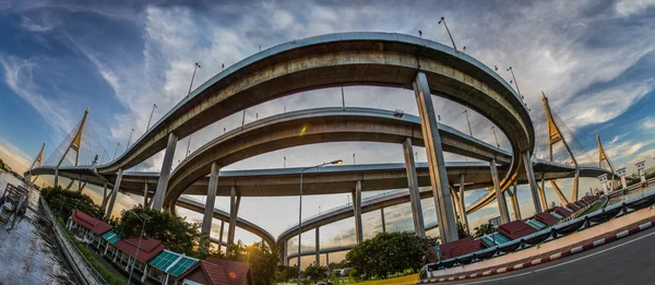 Bhumibol bridge views at sunset in Bangkok Tailândia — Fotografia de Stock