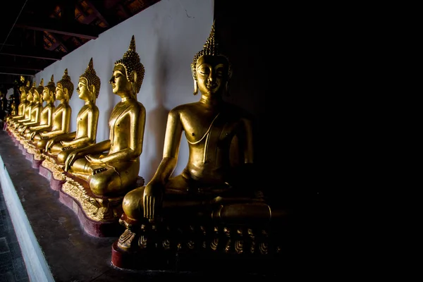 Phasornkaew Templo con los 5 buddhas en el norte de Tailandia — Foto de Stock