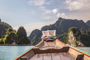Tayland Khao Sok milli park manzarası