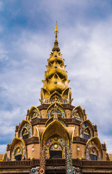 Phasornkaew Templo con los 5 buddhas en el norte de Tailandia — Foto de Stock