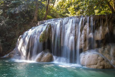 Tayland Kanchanaburi Erawan şelale manzarası