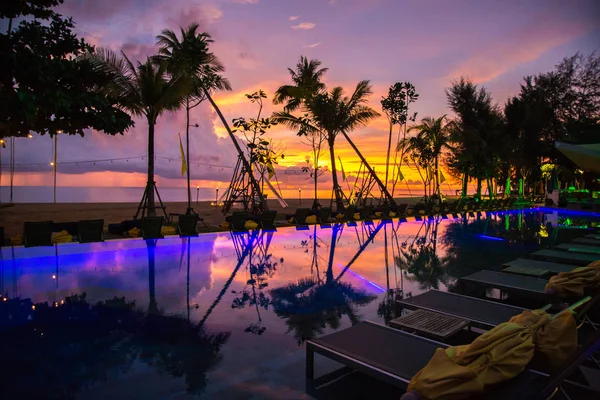 Khao Lak beach resort views at sunset, in Thailand — Stock Photo, Image