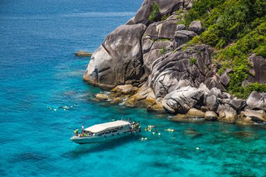 Tayland, plaj ve yukarıdan Similan ada manzarası