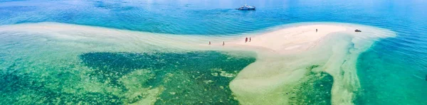Vista aérea de la playa de Phuket desde arriba en Tailandia — Foto de Stock