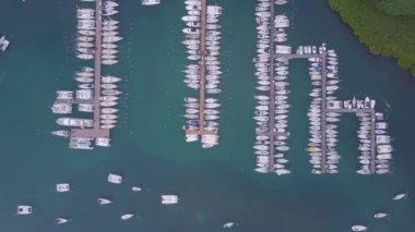 Martinik adası ve Karayip adalarındaki deniz manzarası
