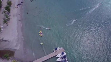 Martinik adası ve Karayip adalarındaki deniz manzarası