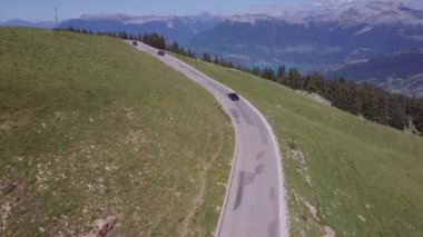 Fransa 'da Annecy gölü ve kale hava manzarası
