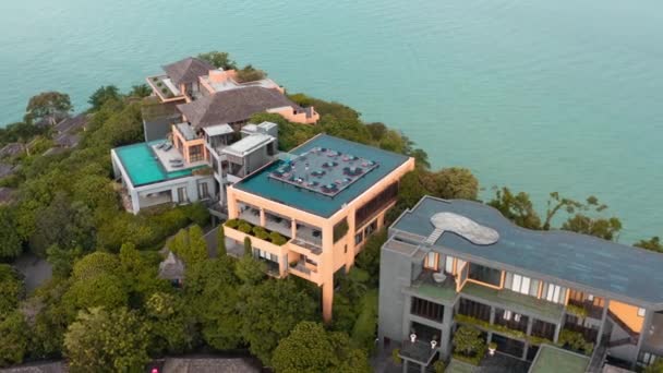 Villa en beach club luchtfoto uitzicht in Phuket, Thailand — Stockvideo