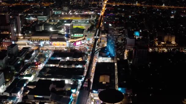 Sziám és Rachathewi kerületek légi felvétel, tetőtéri bár, Bangkokban, Thaiföldön — Stock videók