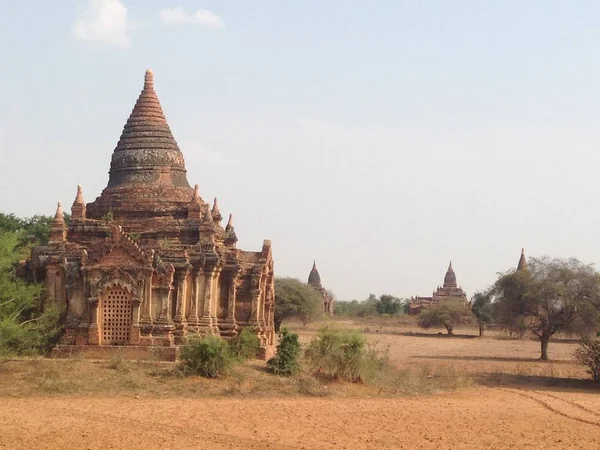 Oude Bagan-tempel en ruïnes in Myanmar — Stockfoto