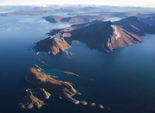 Blick auf die Lofoten aus dem Flugzeug, in Norwegen — Stockfoto