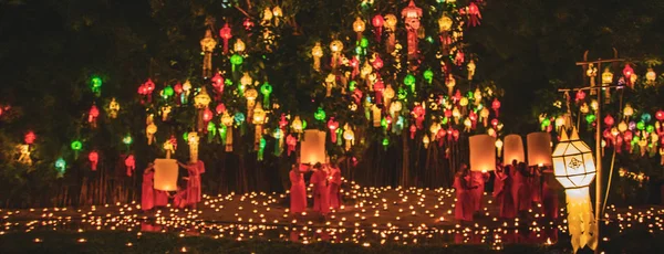 Lanternas festival, Yee Peng e Loy Khratong em Chiang Mai, na Tailândia — Fotografia de Stock