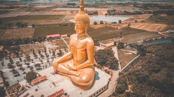 Wat Muang luchtfoto, grootste Boeddha standbeeld in Thailand — Stockfoto