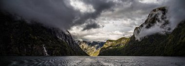 Norveç'te Bergen yakınlarındaki geziden Unesco Naeroyfjord manzarası