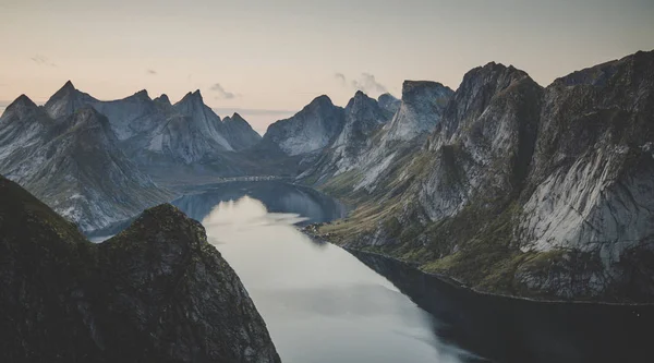挪威罗弗顿群岛的雷因景观 — 图库照片