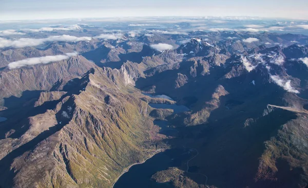 Blick auf die Lofoten aus dem Flugzeug, in Norwegen — Stockfoto