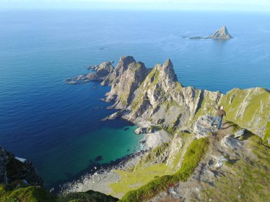 Norveç'te Bleik yakınlarındaki Matind Dağı'ndan drone manzaraları