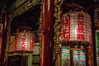 Chinatown Çin tapınağı gece manzarası, Bangkok, Tayland