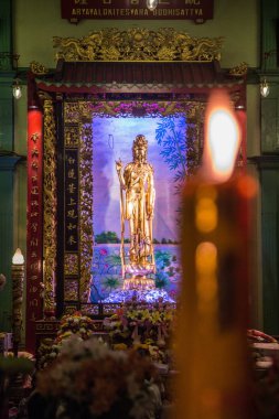 Chinatown Çin tapınağı gece manzarası, Bangkok, Tayland