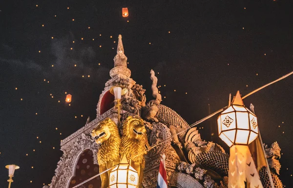 Festival des lanternes, Yee Peng et Loy Khratong à Chiang Mai en Thaïlande — Photo