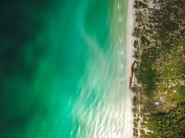 Koh Rong νησί από πάνω, παραλία και ηλιοβασίλεμα, στην Καμπότζη Σιχάνουκβιλ — Φωτογραφία Αρχείου