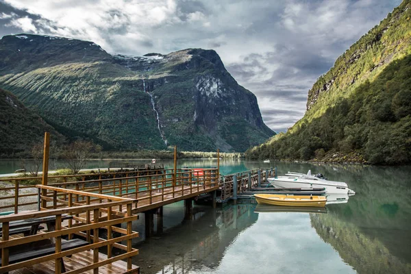 Vistas del lago Lovatnet alrededor de Geiranger, en Noruega — Foto de Stock