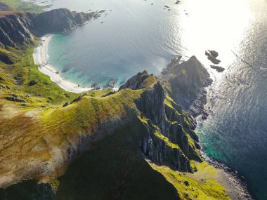 Norveç'te Bleik yakınlarındaki Matind Dağı'ndan drone manzaraları