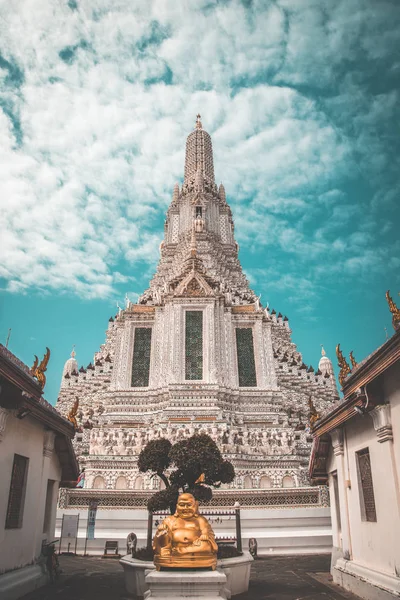 Vistas del templo de Wat Arun en Bangkok Tailandia — Foto de Stock