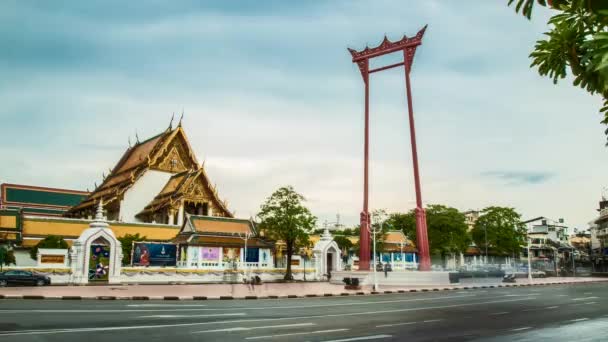 Bangkok street and temple timelapse Thaiföldön — Stock videók