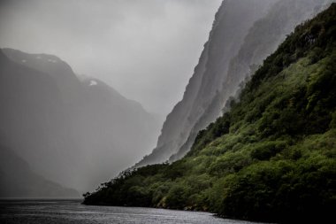 Norveç'te Bergen yakınlarındaki geziden Unesco Naeroyfjord manzarası