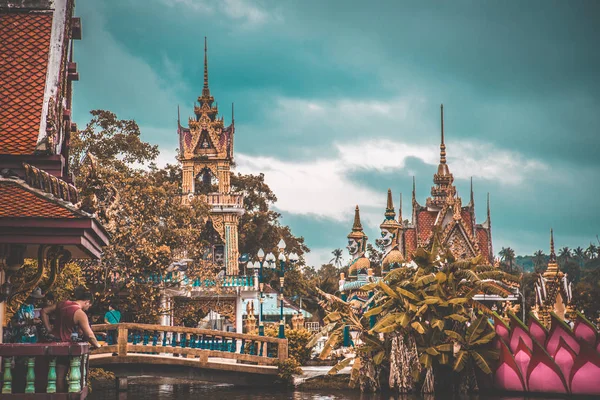 Vue sur le temple à Koh Samui en Thaïlande — Photo