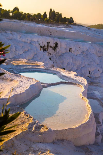 Terraços de piscina Pamukkale em Hierápolis, na Turquia — Fotografia de Stock