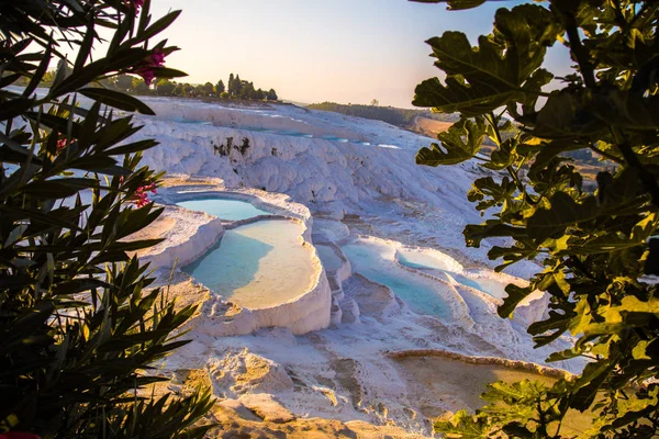 Pamukkale piscina terrazas en Hierapolis en Turquía — Foto de Stock